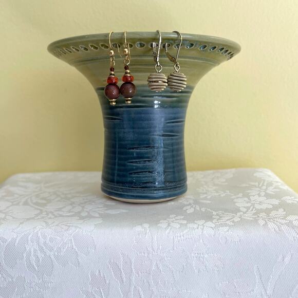 Studio Art Pottery Wide Pierced Rim Vase Earring Holder Signed - Picture 5 of 12